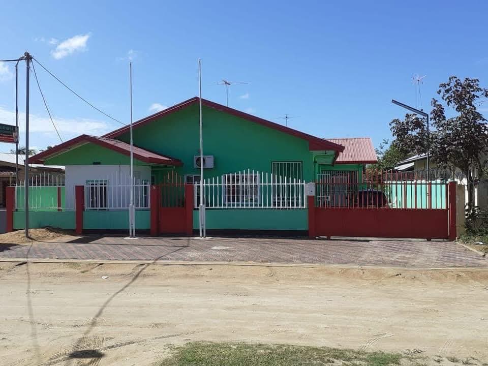 Straatgevel van de appartementen aan de Van Exelstraat 36, Pad van Wanica de Nieuwe Grond, Paramaribo